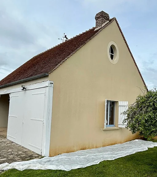 Façade nettoyée et repeinte après ravalement, par G2O Habitat